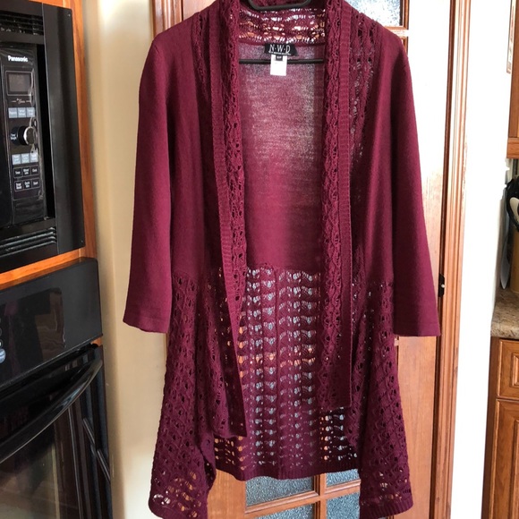 ‘NWD’ Burgundy cardigan with pretty detail - Picture 2 of 11